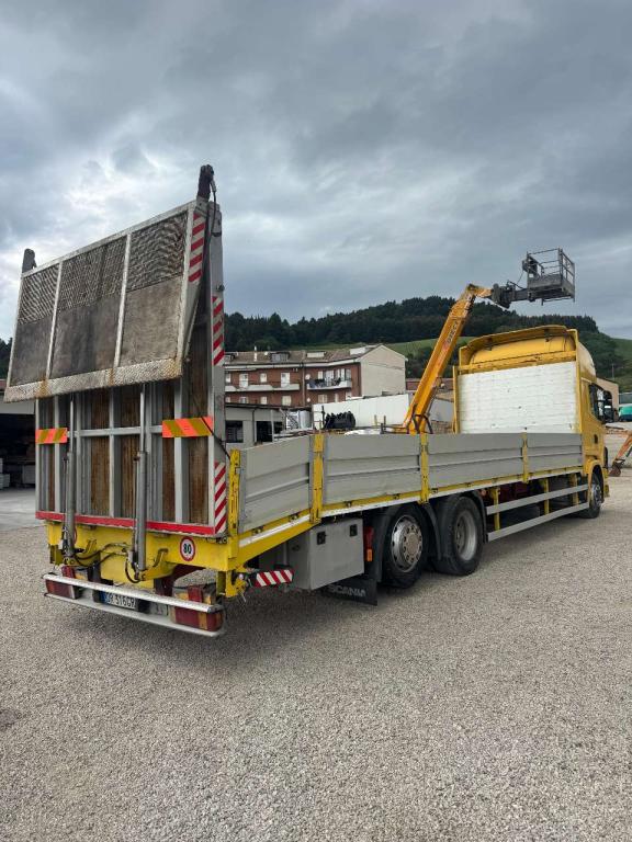 Scania 124L 420 Photo 6