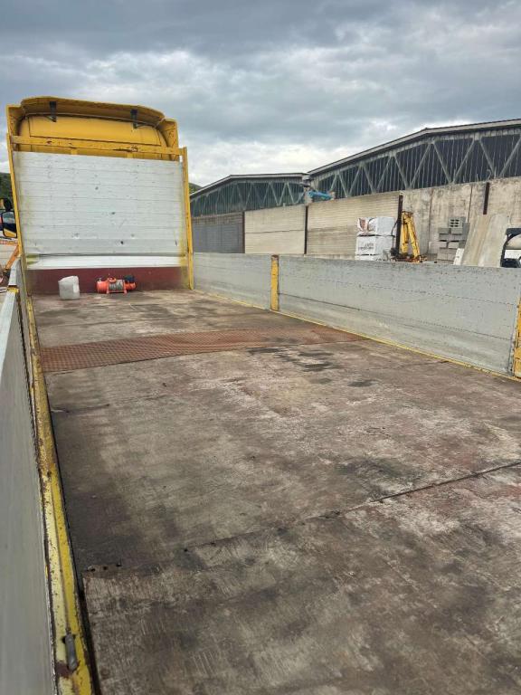 Scania 124L 420 Photo 9