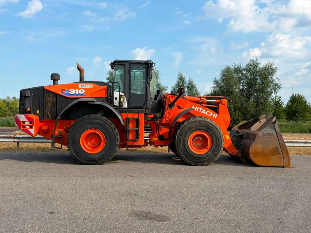 Hitachi ZW310-6 Photo 6