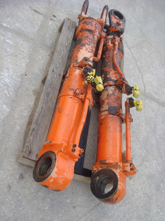 Lifting piston for Hitachi ZW220 Photo 1