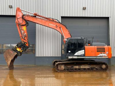 Hitachi ZX250LC-6 sold by Big Machinery