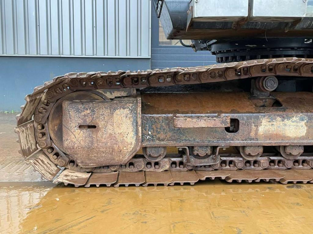 Hitachi ZX250LC-6 Photo 11