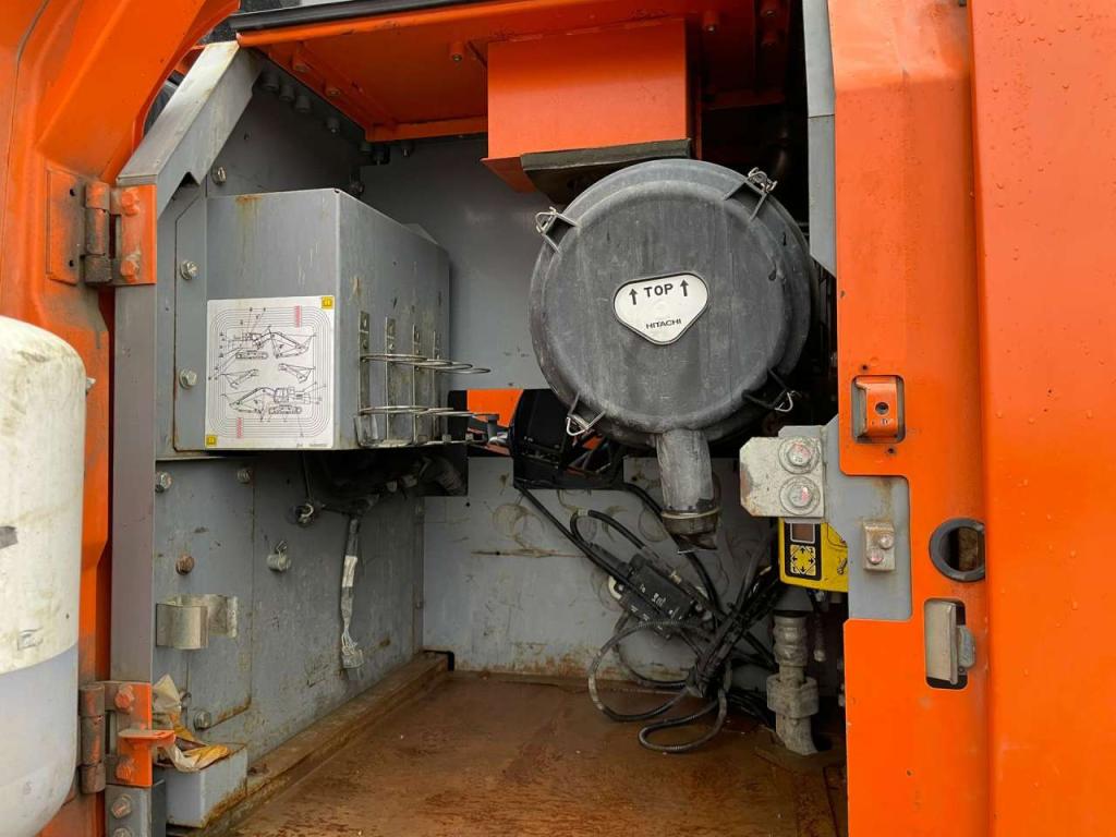Hitachi ZX250LC-6 Photo 28