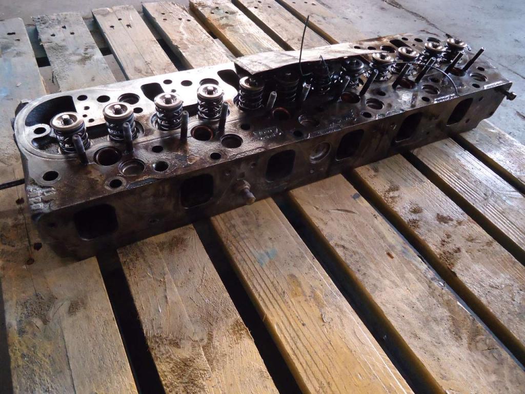 Cylinder head for Motore 8065.25 Photo 3