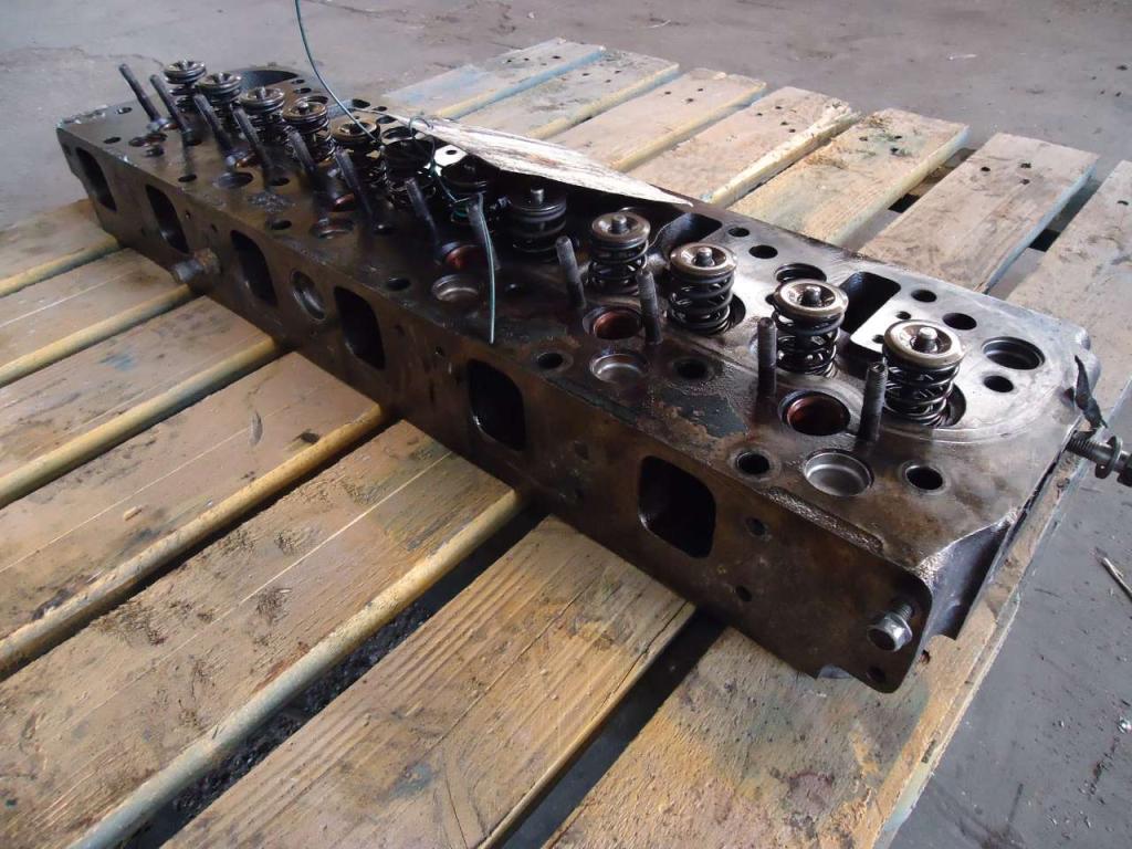 Cylinder head for Motore 8065.25 Photo 4