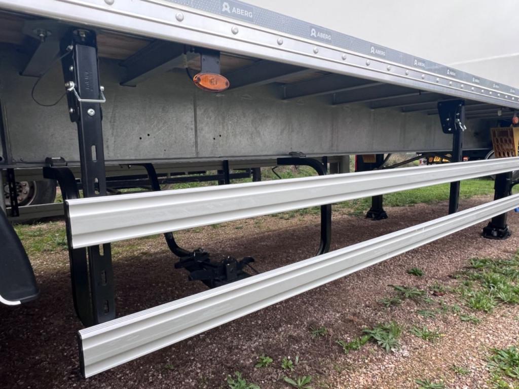 Viberti Closed box semi-trailer Photo 2