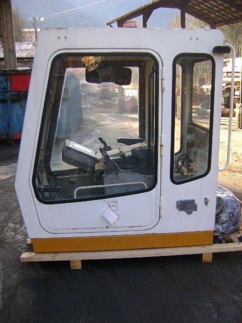Cab for Liebherr 942 Photo 1