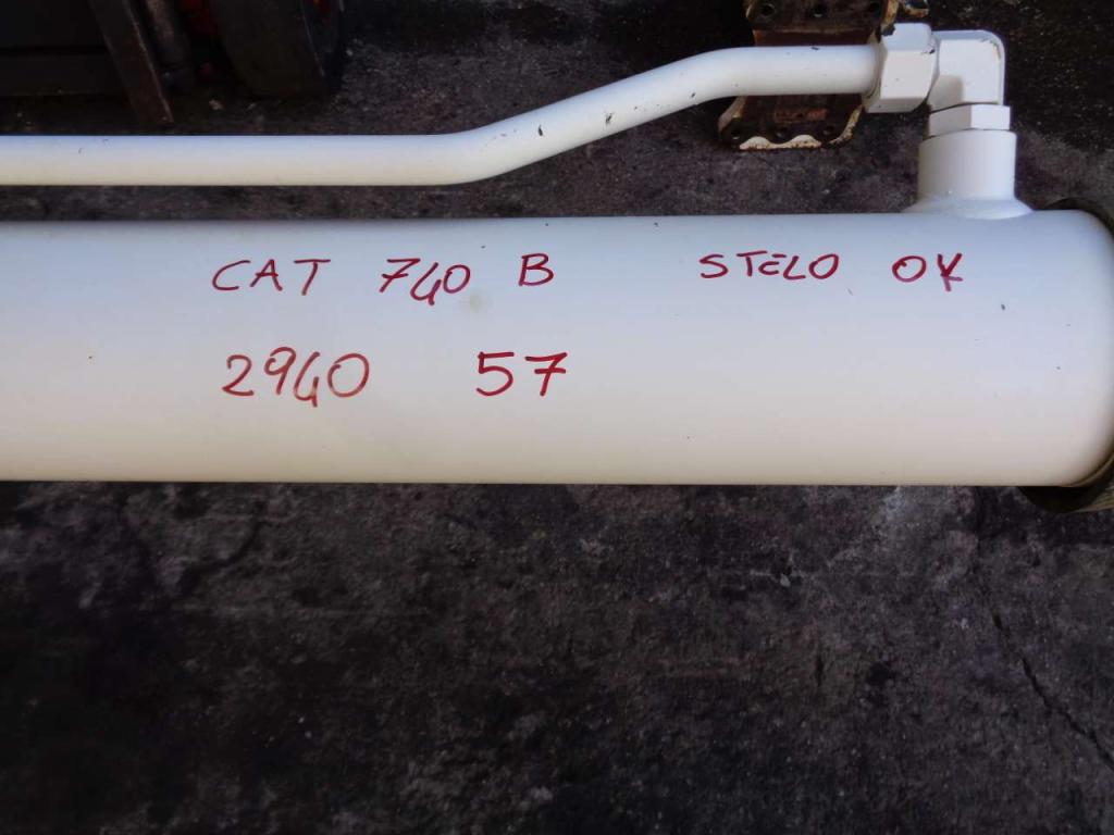 Lifting piston for Caterpillar 740 B Photo 2