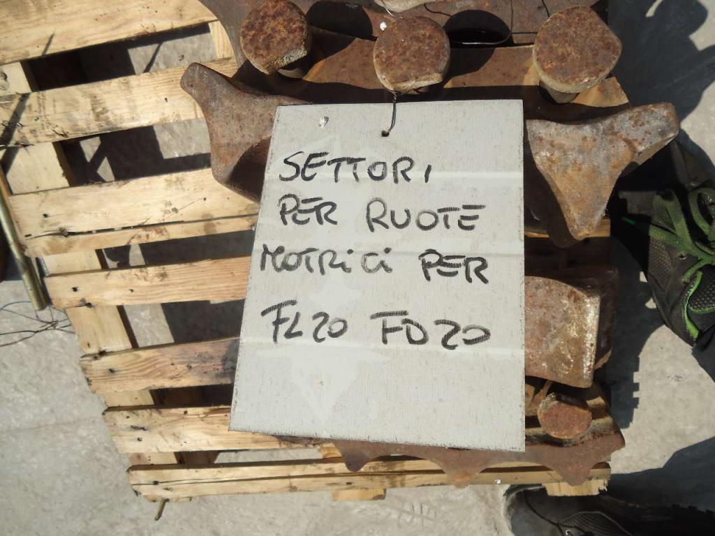 Drive wheel segments for FIAT ALLIS - DOZER FL20 - FD20 Photo 4