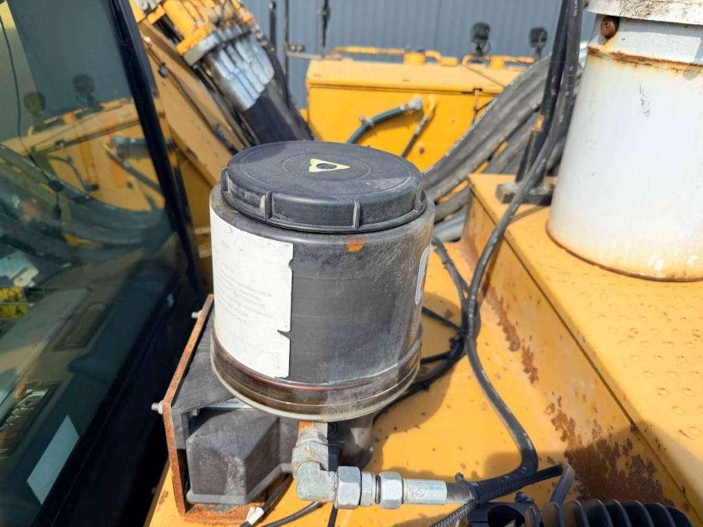 Caterpillar 374D L Photo 17