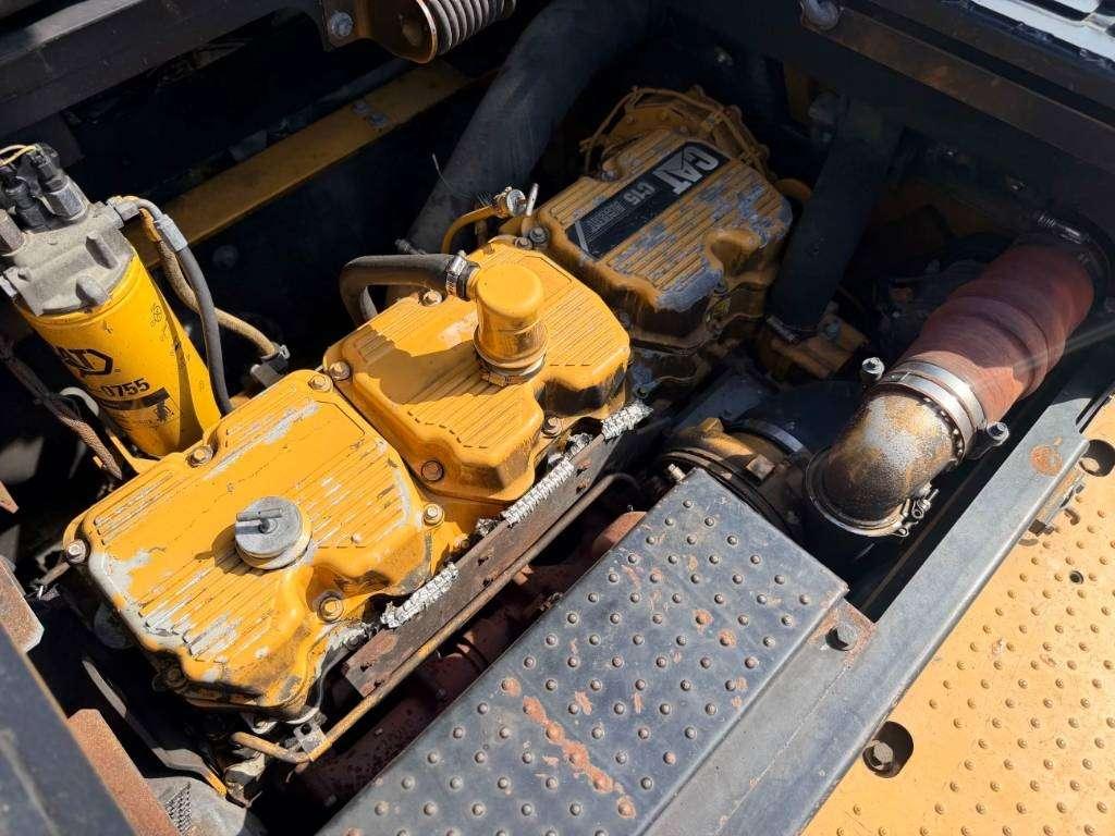 Caterpillar 374D L Photo 18