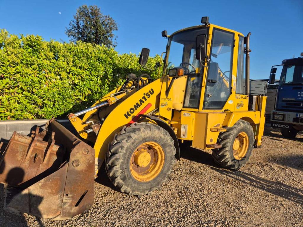 Komatsu WB70A Photo 1
