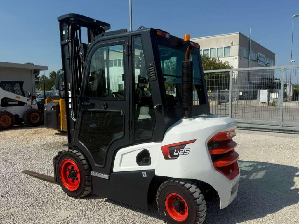 Bobcat D25NXP Photo 3