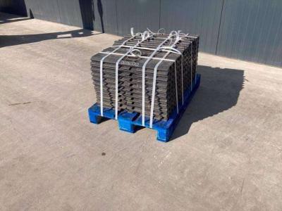 Undercarriage for Sany SY210 / SY230 700mm Shoes sold by Smitma B.V.