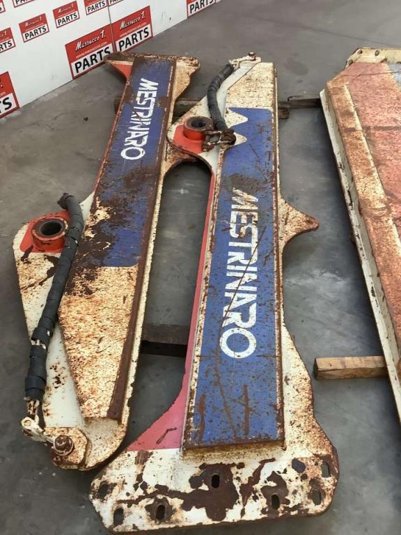 Hood and body panel for Terex TA300 Photo 3