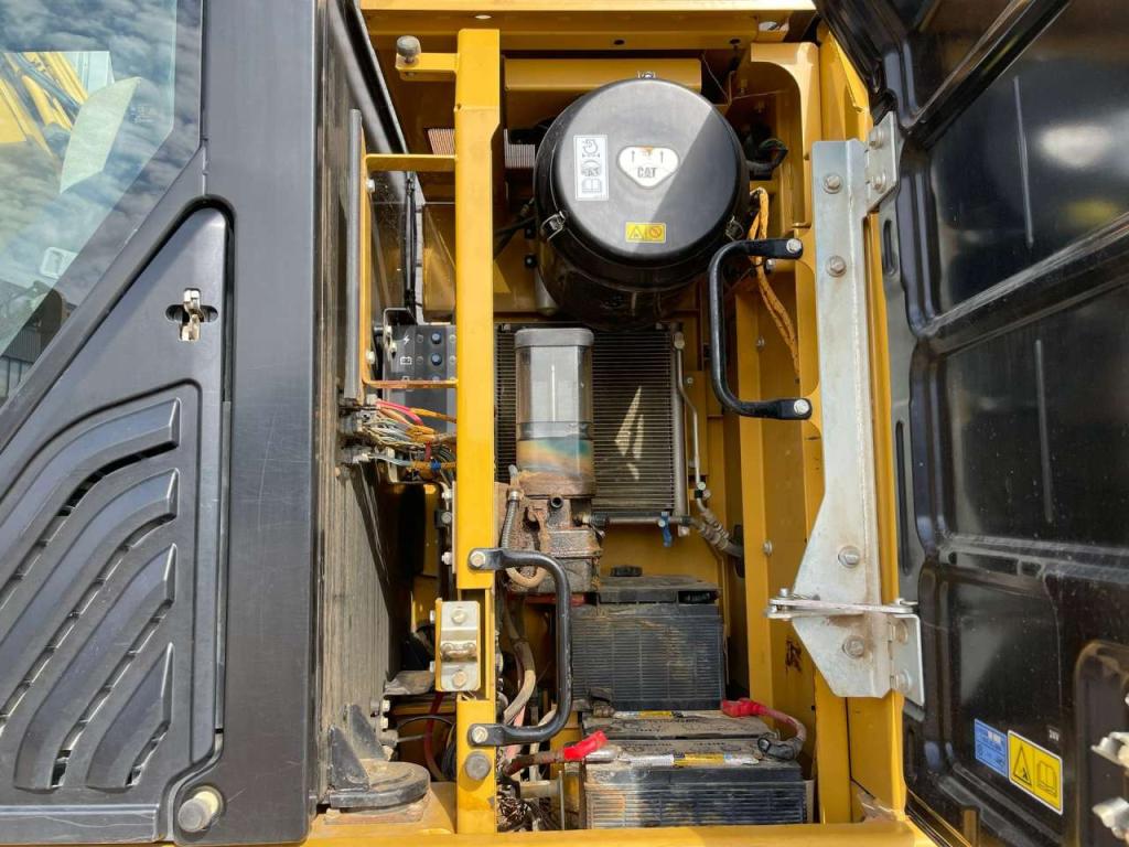 Caterpillar 324EL Photo 28
