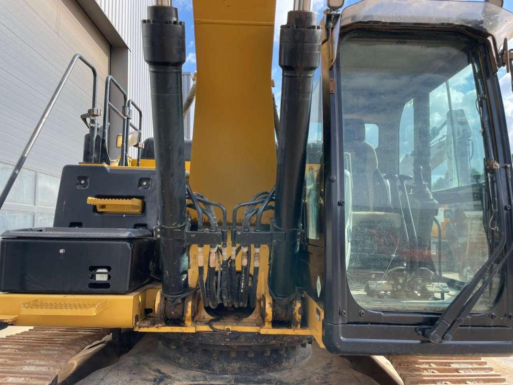Caterpillar 324EL Photo 9