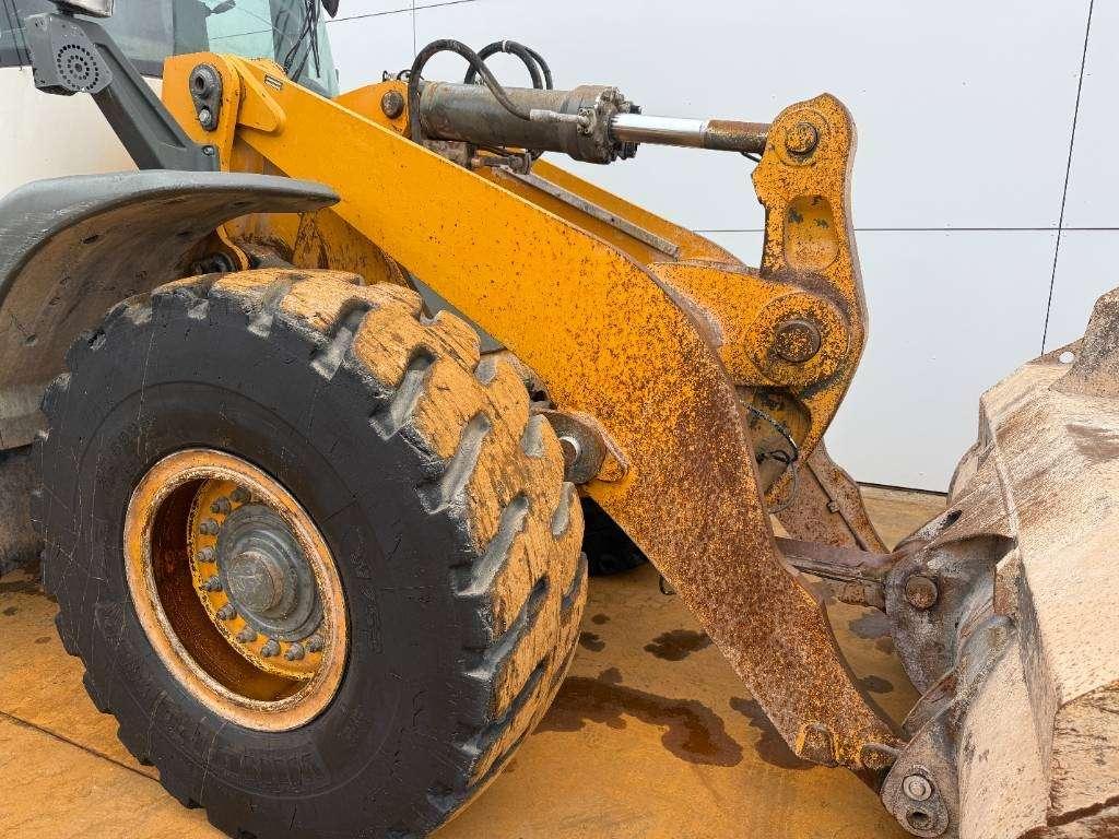 Liebherr L550 - Automatic Greasing / Good Tyres! Photo 18