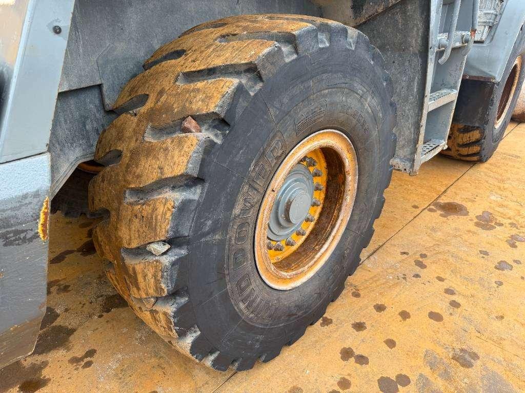 Liebherr L550 - Automatic Greasing / Good Tyres! Photo 23