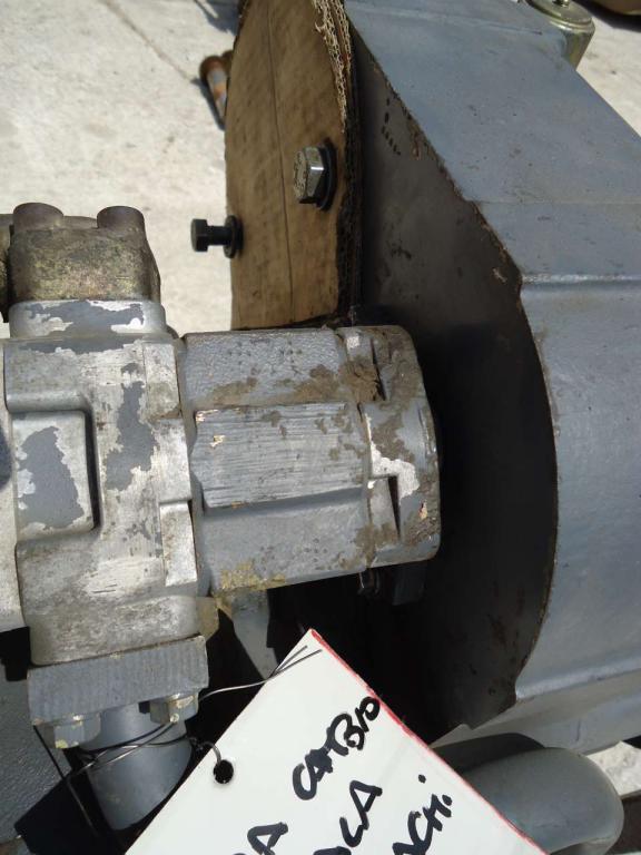 Transmission hydraulic pump for Fiat Hitachi W130 Photo 1