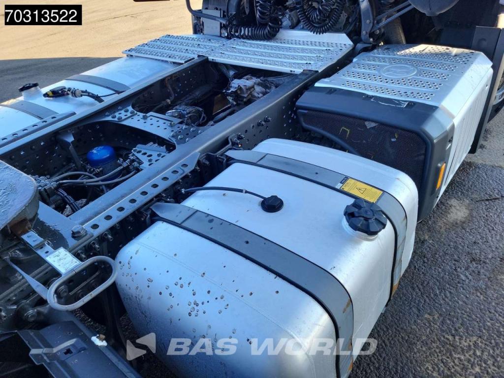 Mercedes-Benz Actros 1845 4X2 Bigspace Lowdeck Mirrorcam 2x Tank Photo 15