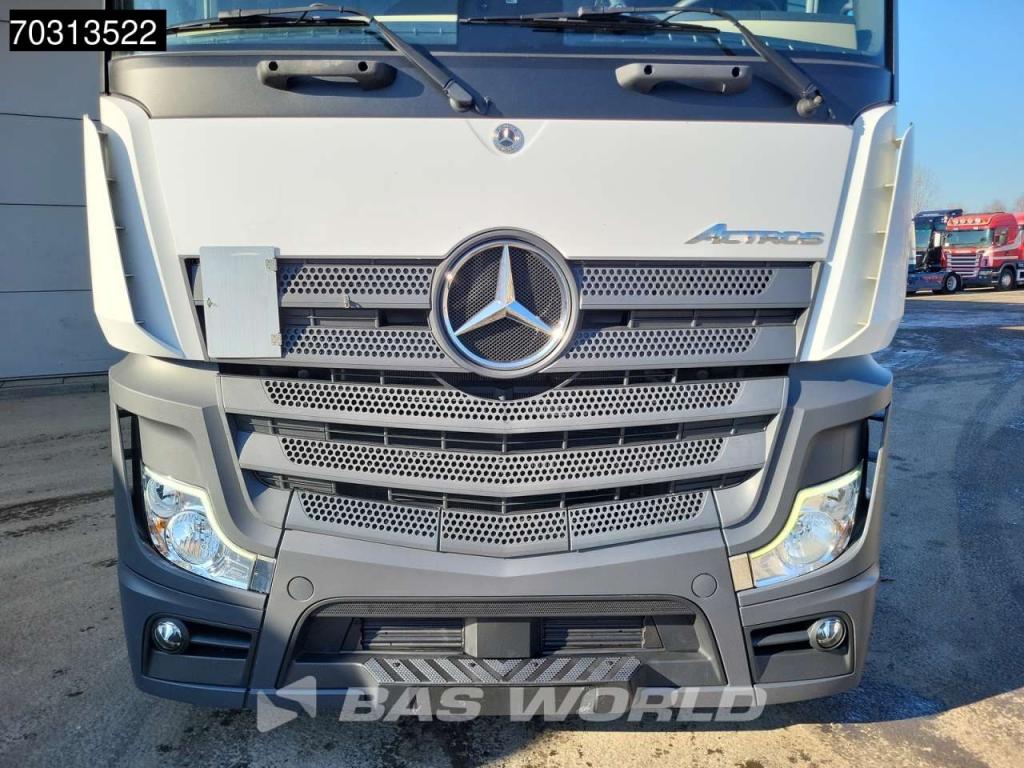 Mercedes-Benz Actros 1845 4X2 Bigspace Lowdeck Mirrorcam 2x Tank Photo 9