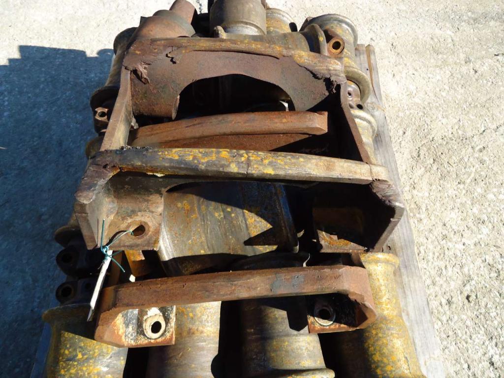 Track roller guard for Fiat Hitachi EX 215 Photo 1