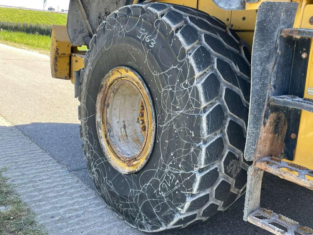 Caterpillar 966M Photo 13