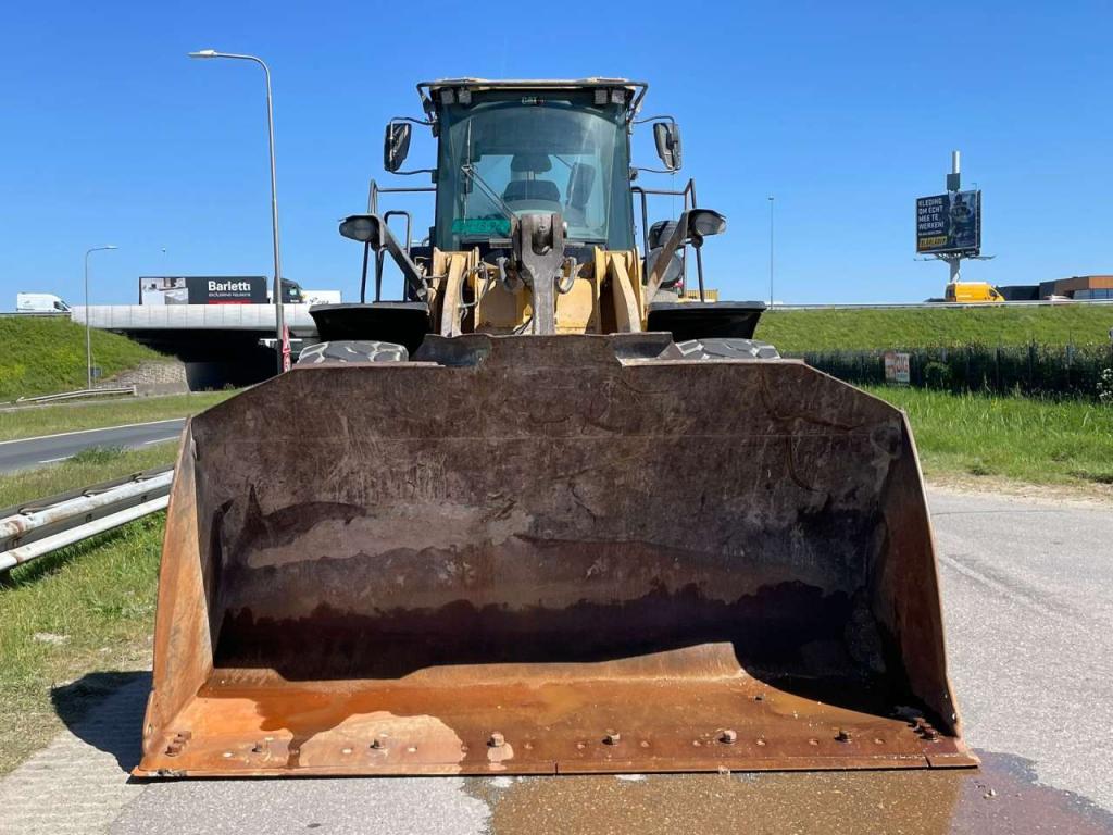 Caterpillar 966M Photo 7