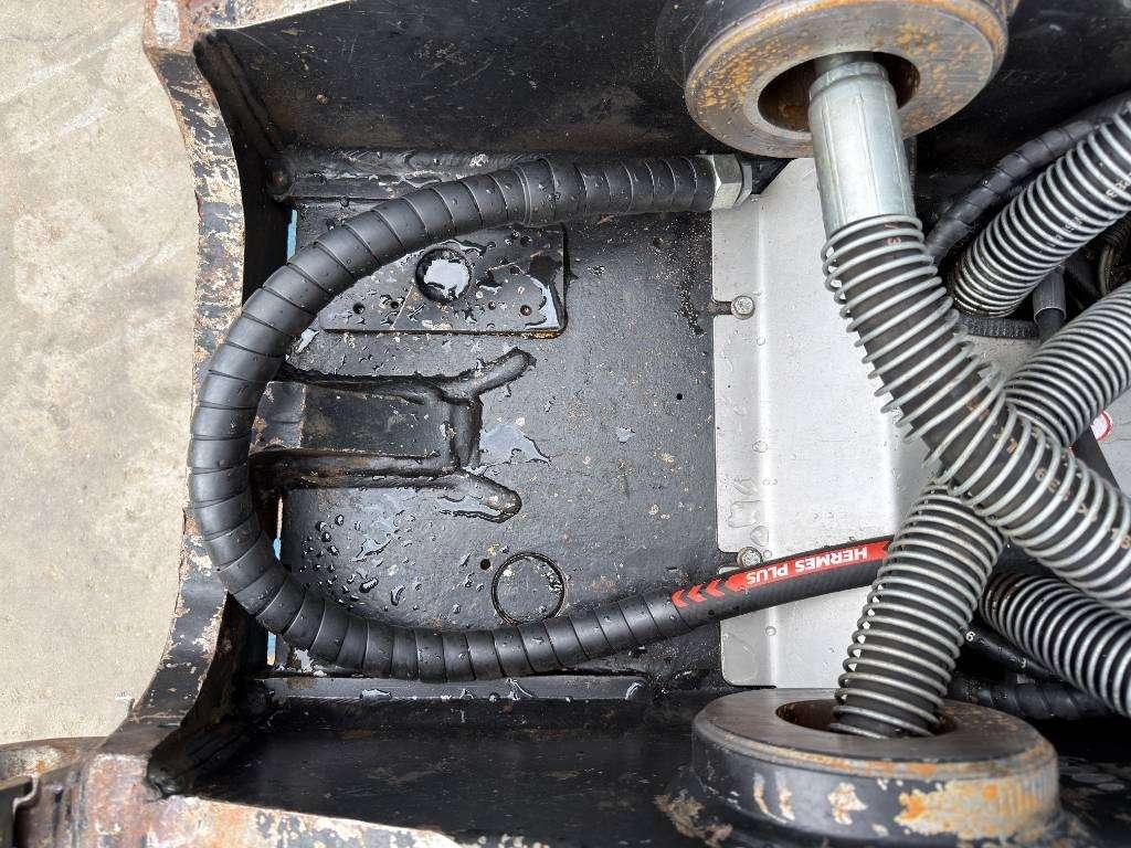 OilQuick OQ80 - M318D / M320F / M322D / 320D / 320E / 323D Photo 13