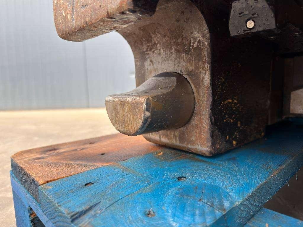 OilQuick OQ80 - M318D / M320F / M322D / 320D / 320E / 323D Photo 15