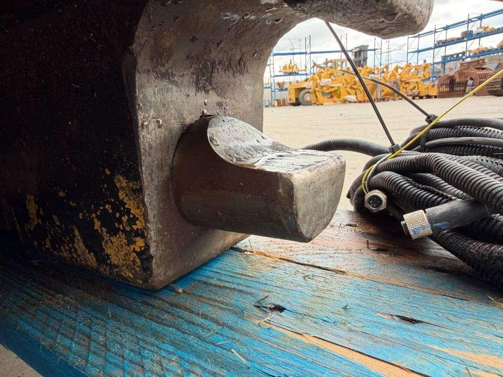 OilQuick OQ80 - M318D / M320F / M322D / 320D / 320E / 323D Photo 16