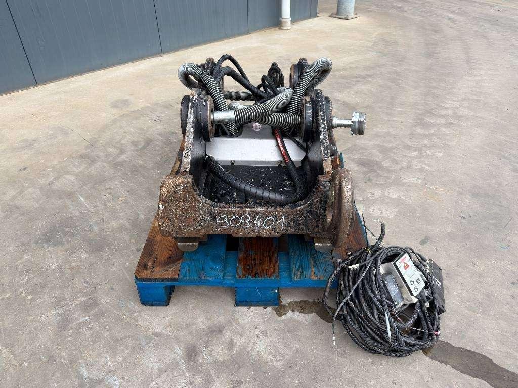 OilQuick OQ80 - M318D / M320F / M322D / 320D / 320E / 323D Photo 2