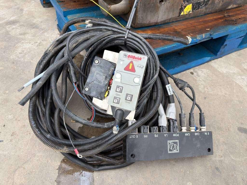 OilQuick OQ80 - M318D / M320F / M322D / 320D / 320E / 323D Photo 24