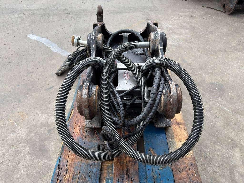 OilQuick OQ80 - M318D / M320F / M322D / 320D / 320E / 323D Photo 5