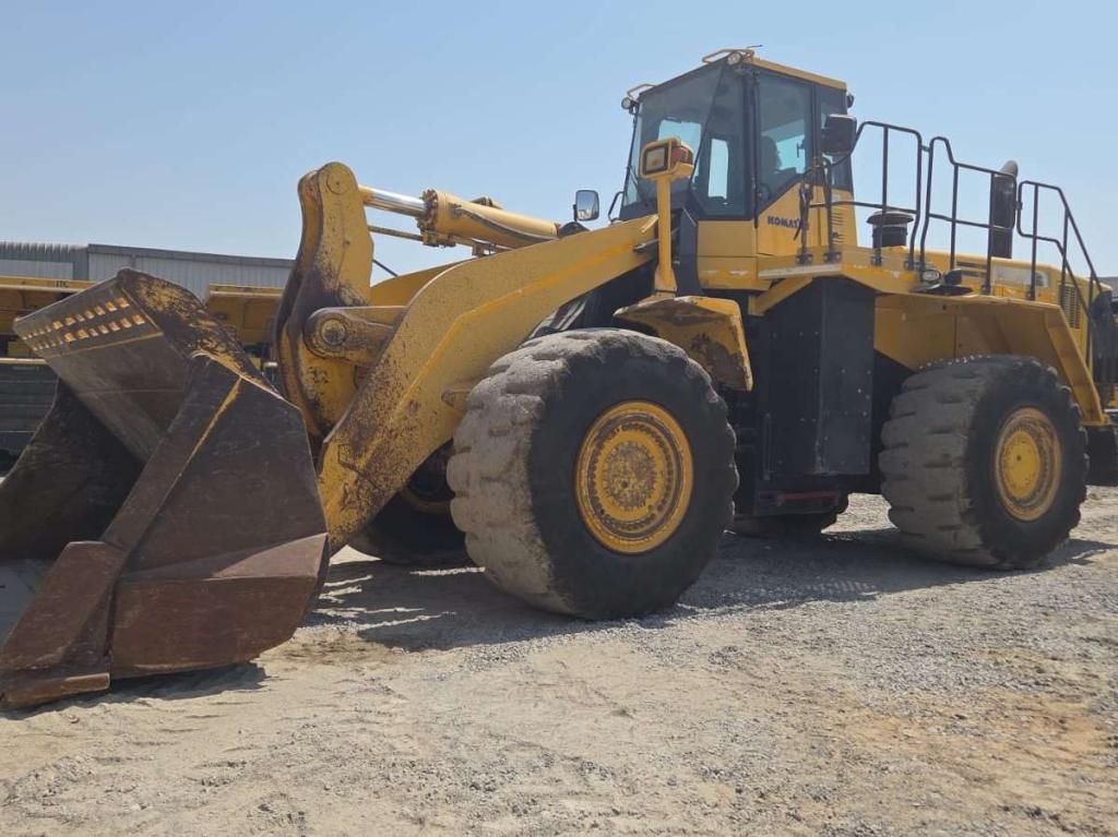 Komatsu WA600-6R Photo 1