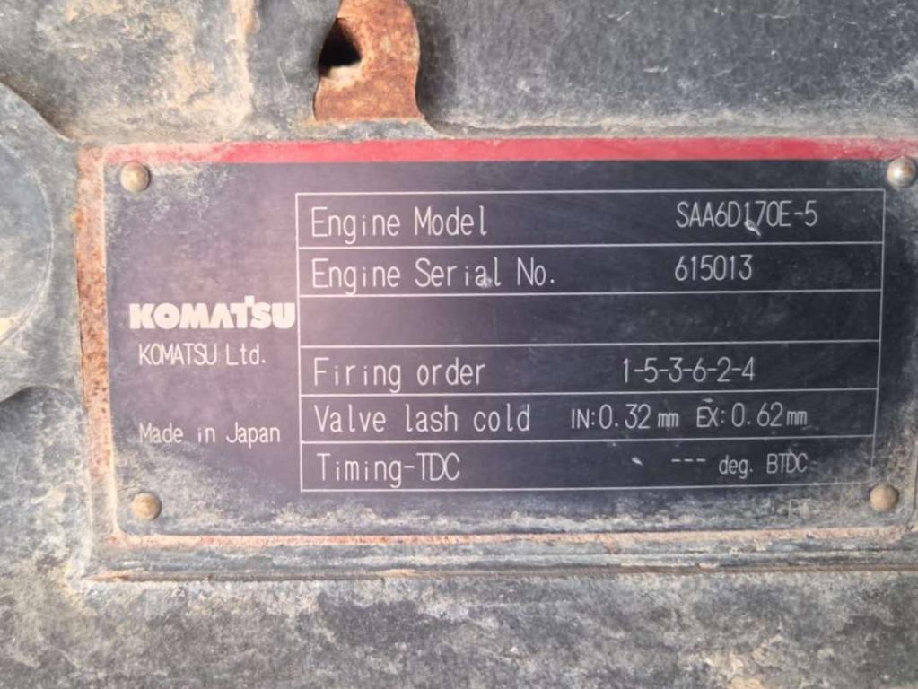 Komatsu WA600-6R Photo 17