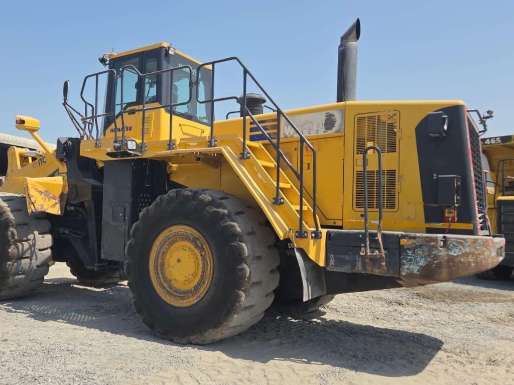 Komatsu WA600-6R Photo 4