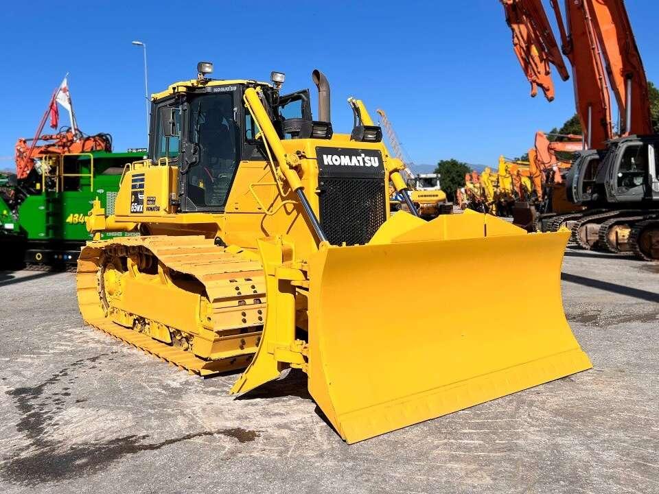 Komatsu D65 Photo 11