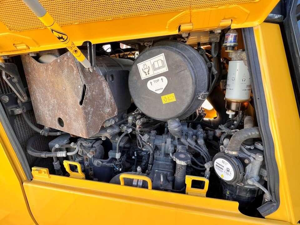 Komatsu D65 Photo 17