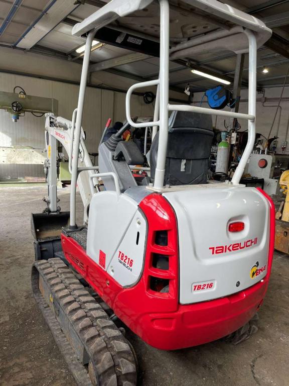 Takeuchi TB216 Photo 5