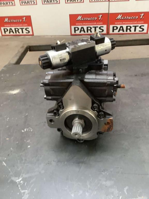 Hydraulic pump for Case Photo 3