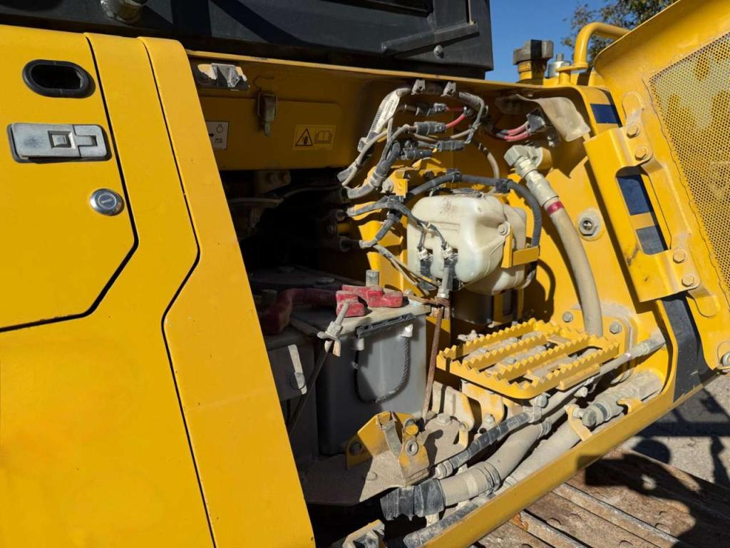 Komatsu D61EX-24 Photo 14