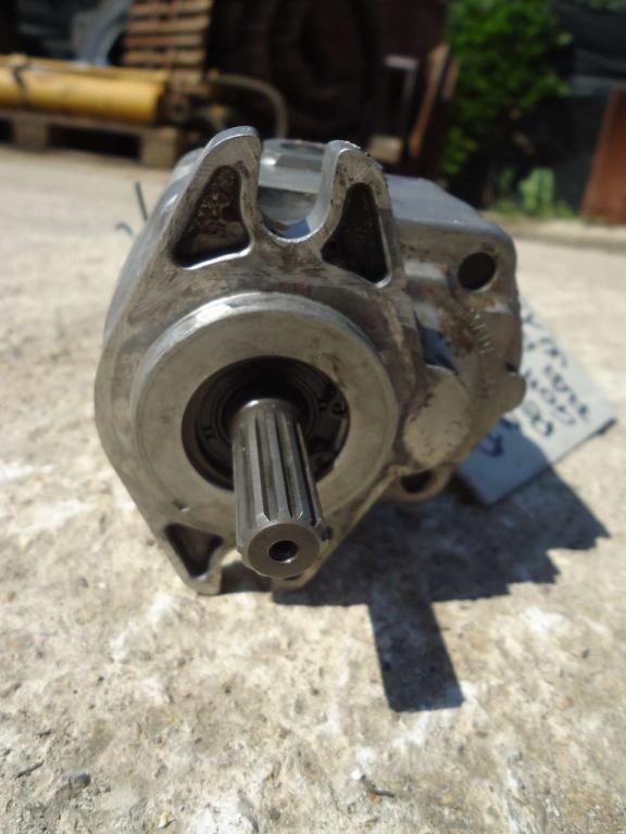 Servocontrol hydraulic pump for Fiat Hitachi W130 Photo 1