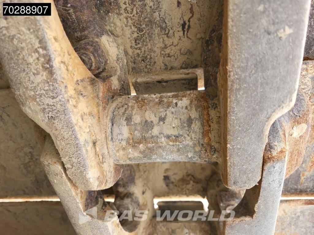 Komatsu D65 PXi -18 Ripper Photo 22