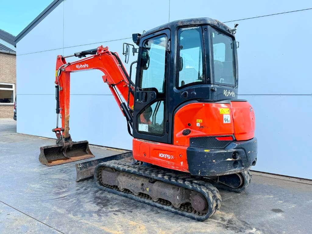 Kubota KX037-4 - Hammer Lines / Quick Coupler Photo 3