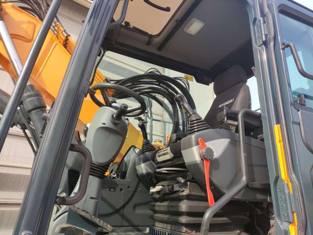Hyundai HW140-9 Photo 5