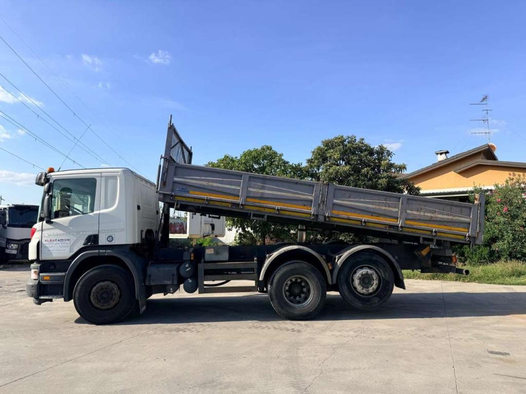 Scania 320 Photo 9