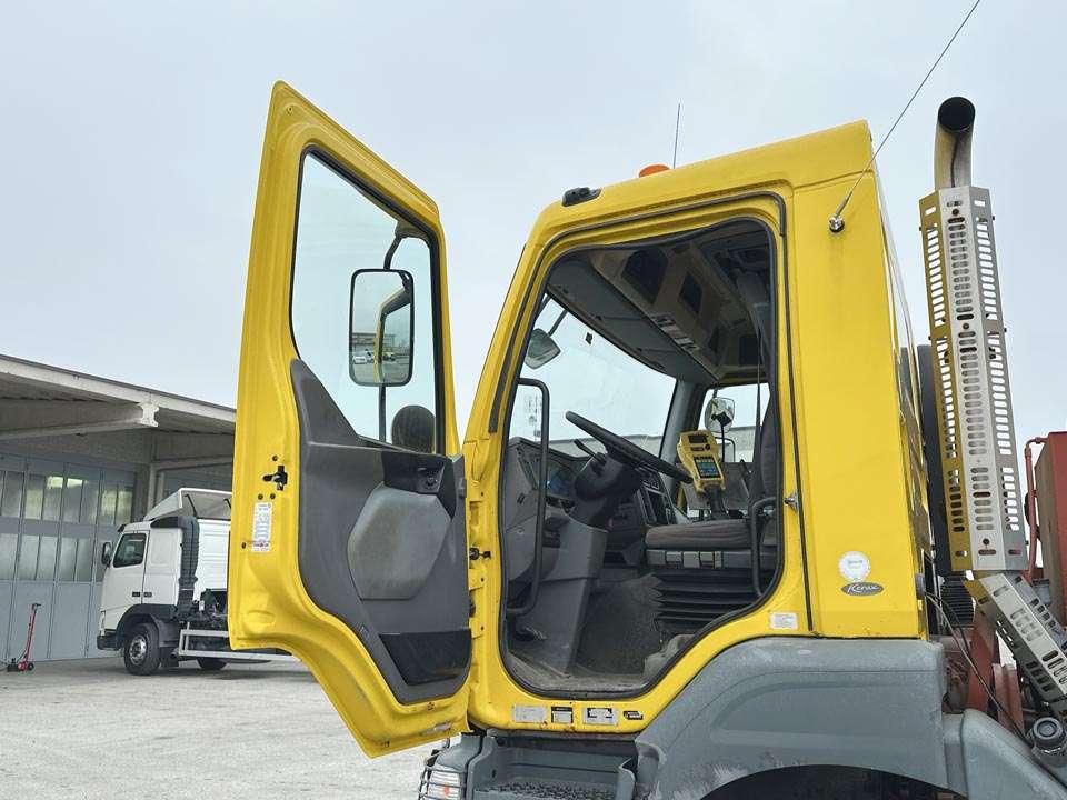 Renault 370 DCI 6x4 Photo 11