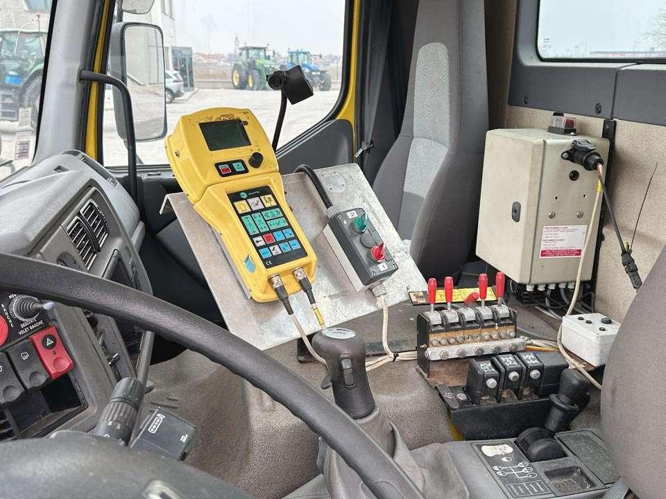 Renault 370 DCI 6x4 Photo 13